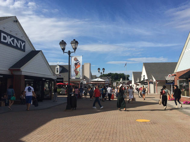 Best outlets near New York for bargain shopping