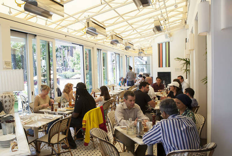 7 people you'll definitely encounter at brunch in LA