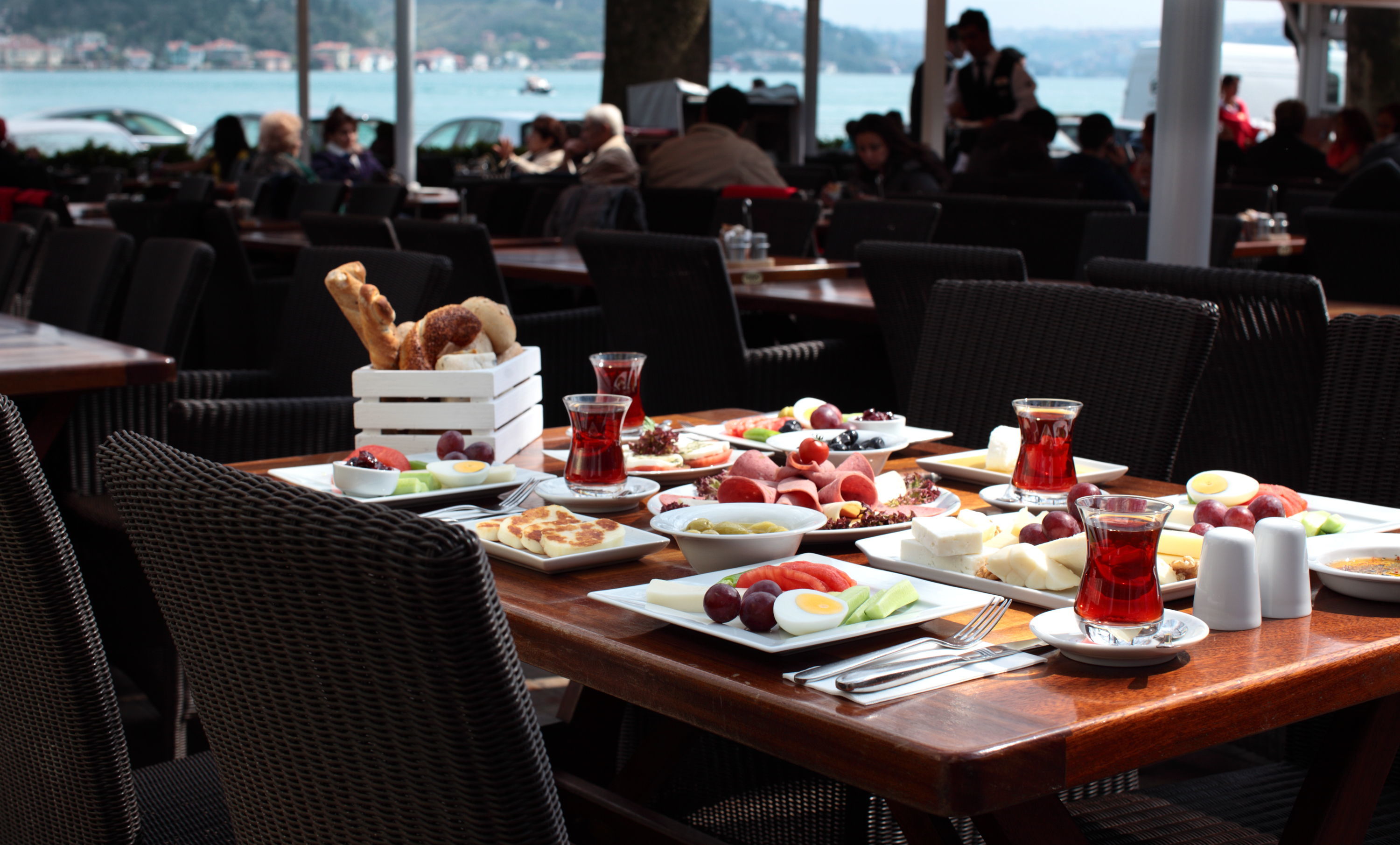 Istanbul Da Doga Icindeki En Guzel Kahvalti Mekanlari Ve Fiyatlari Gezenti Anne