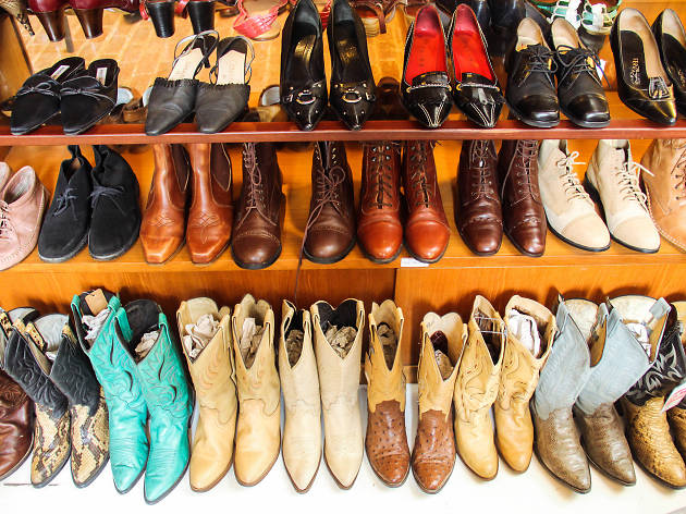 vintage shoes shop