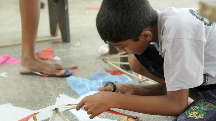 Make a Vesak lantern