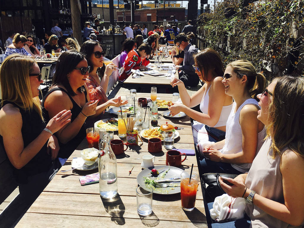 18 Best Outdoor Brunches in Chicago