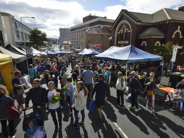 Farm Gate Market AD USE ONLY Shoppers at outside market in Hobart