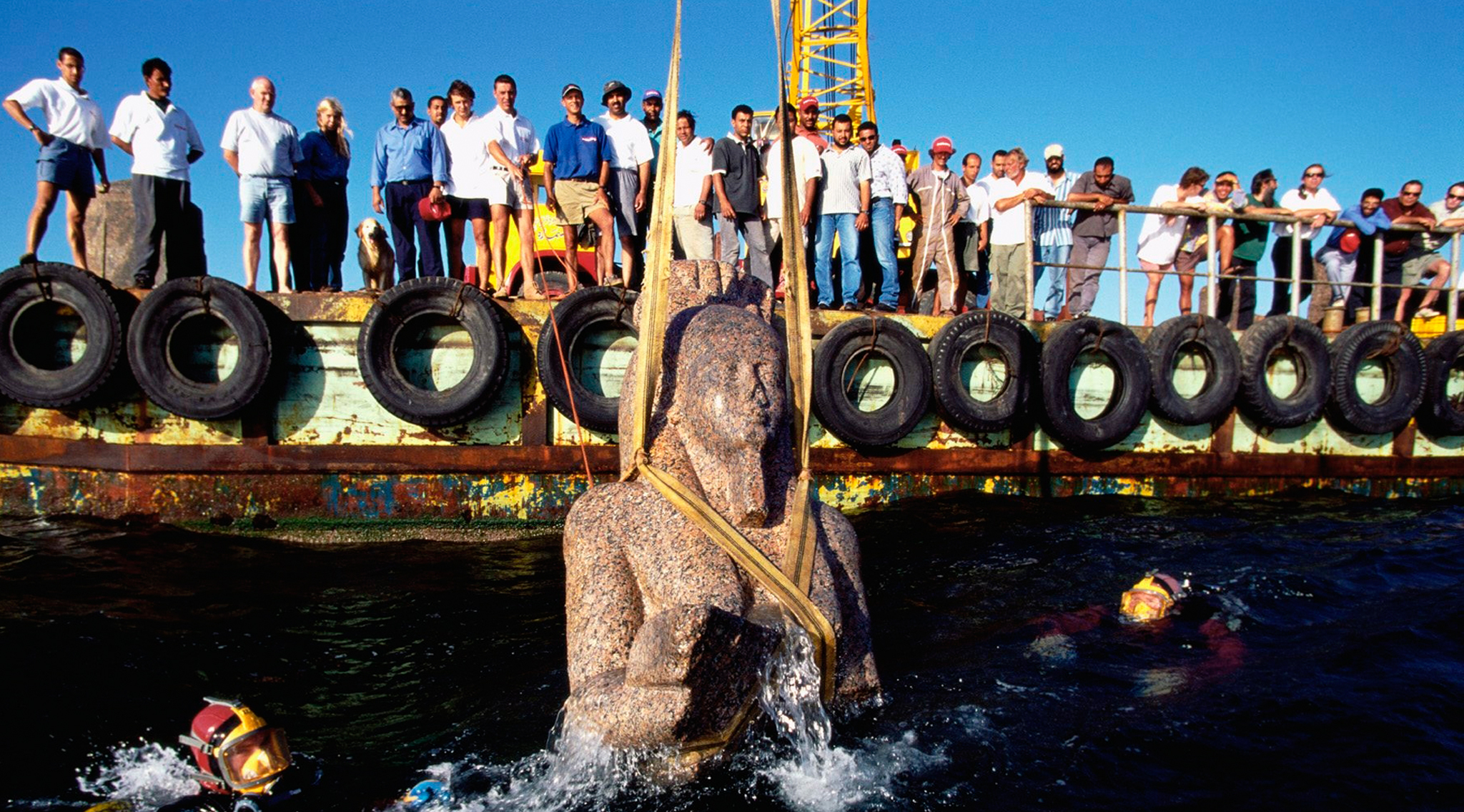 In pictures how a huge Ancient Egyptian statue got from the bottom of