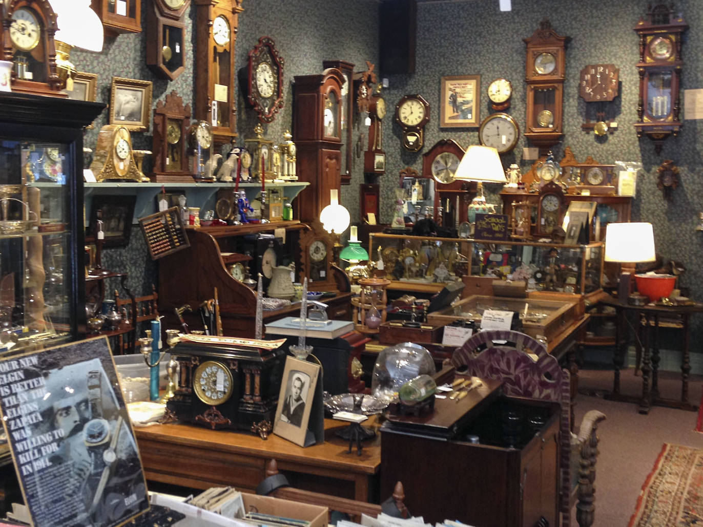 Best antique stores in Chicago