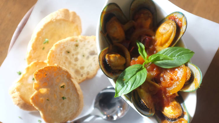 Mussels Gang-Som Marinara at The third pig