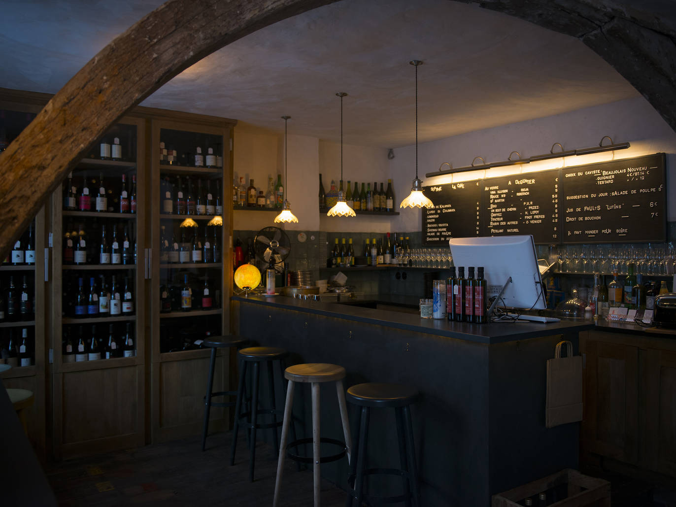 43 bars à 5 min d'ici Nos meilleurs bars à vins par arrondissement