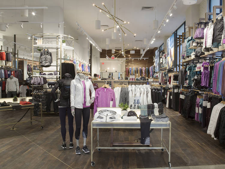 Lululemon deals draw thousands to Boston warehouse sale - The