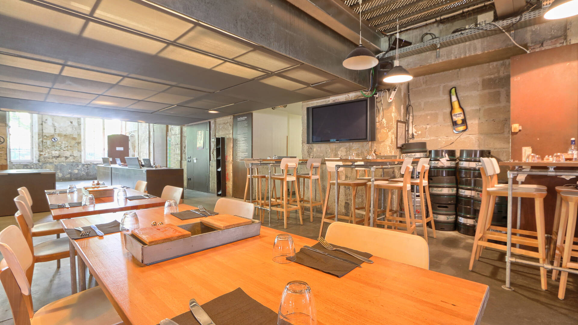 caf-a-bars-canal-saint-martin-paris