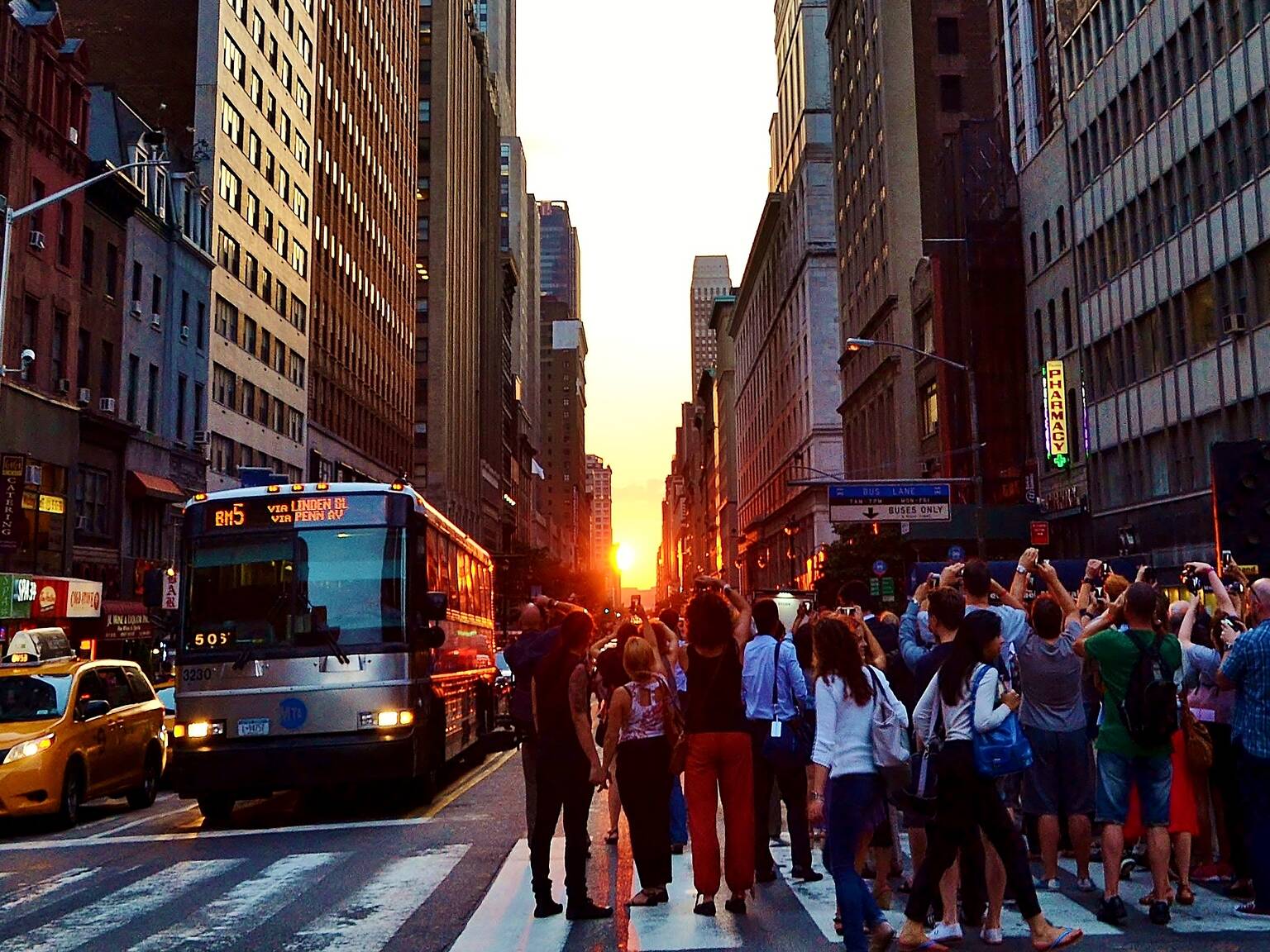 Where to see Manhattanhenge in NYC 2024