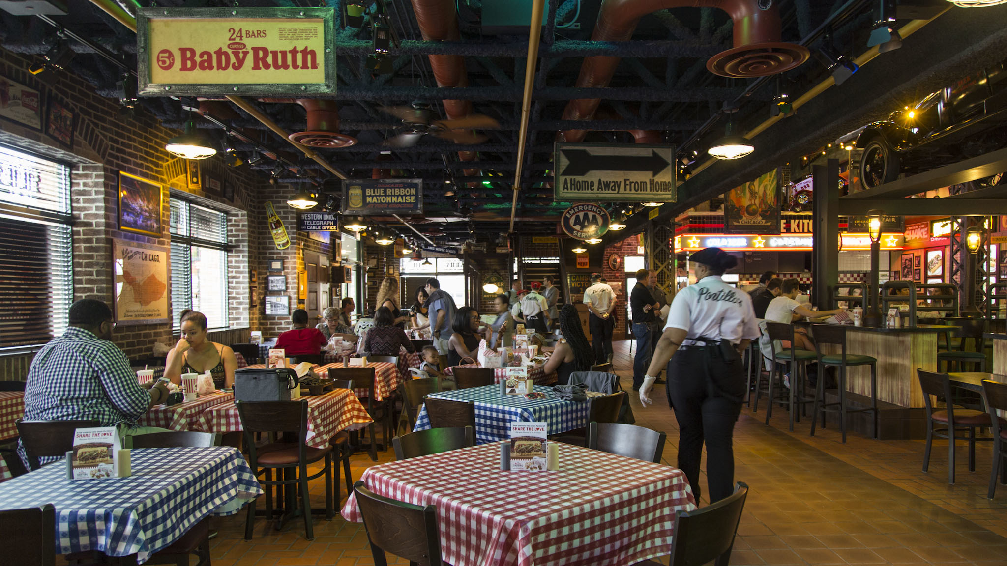 Chicago's second Portillo's location opens Tuesday and it has a patio