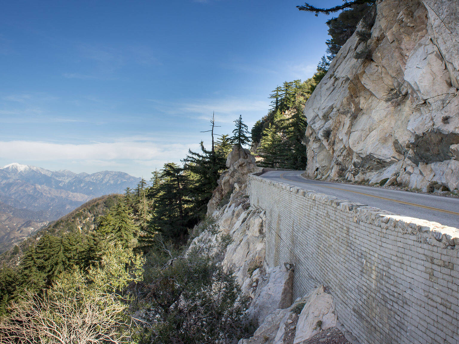 7 Best Scenic Drives in Los Angeles, From the Mountains to the Beach