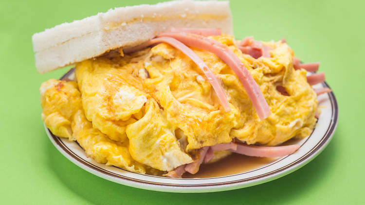 Scrambled egg and ham sandwich