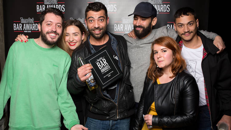 Bar Awards 10 (Some of the Time Out Paris team pose with staff from Le Tony © Anthony Micallef)