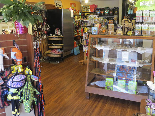 Bark N' Bites Pet Boutique | Shopping in Bridgeport, Chicago