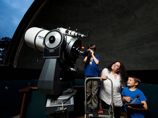 Lady with children at Sydney Observatory