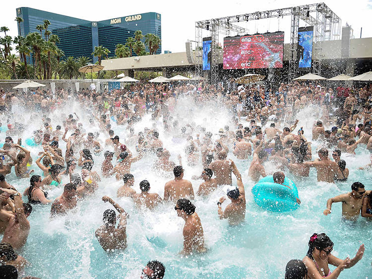 The 10 best pools in Vegas