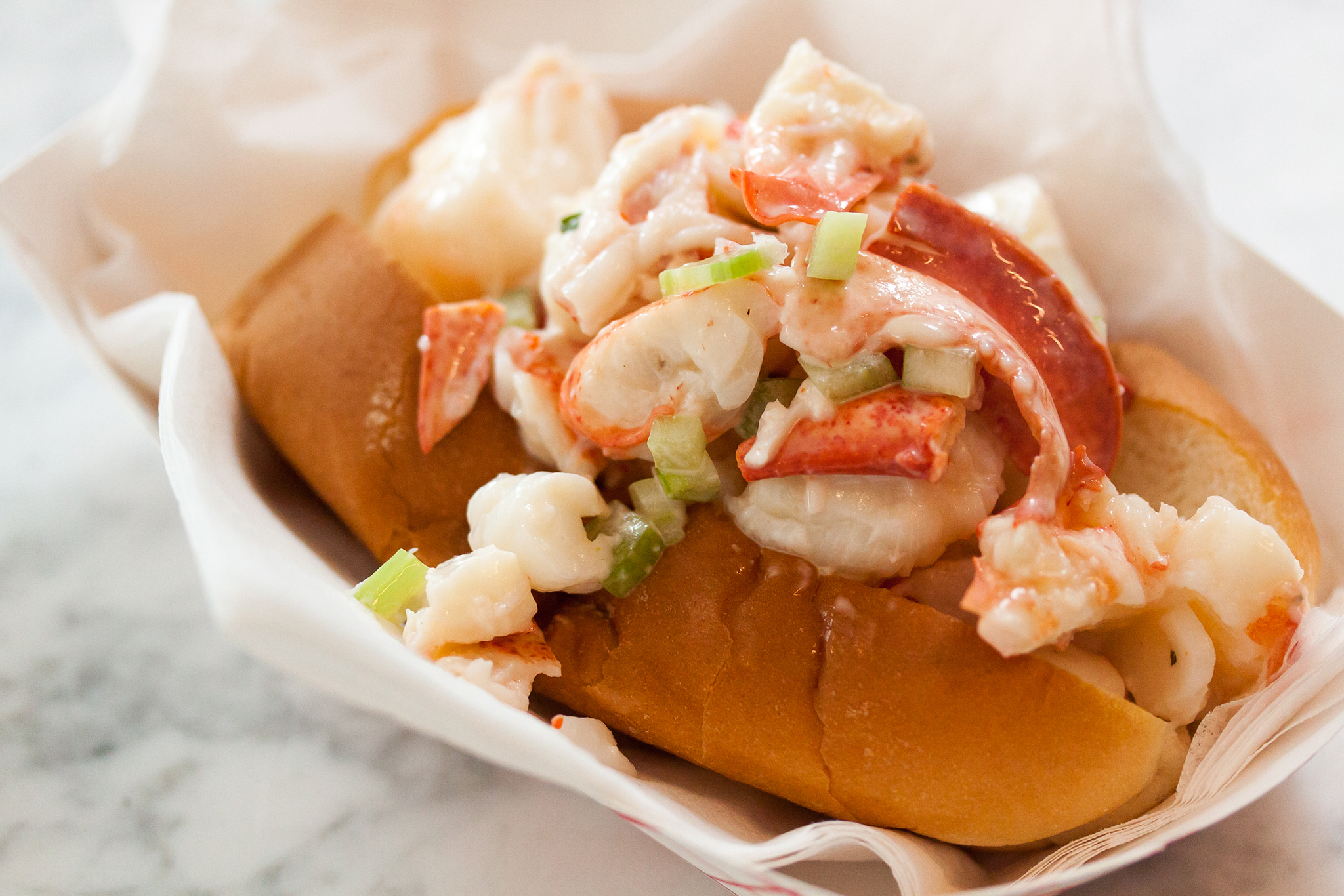 Lobster Rolls In Nyc At Seafood Restaurants And Sandwich Shops