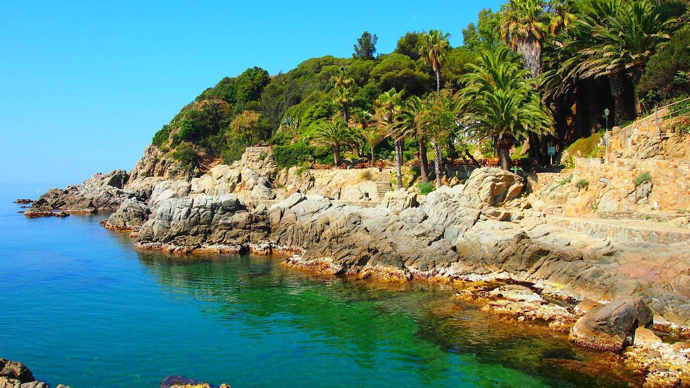 Cala Banys | Bars and pubs in La Selva, Girona