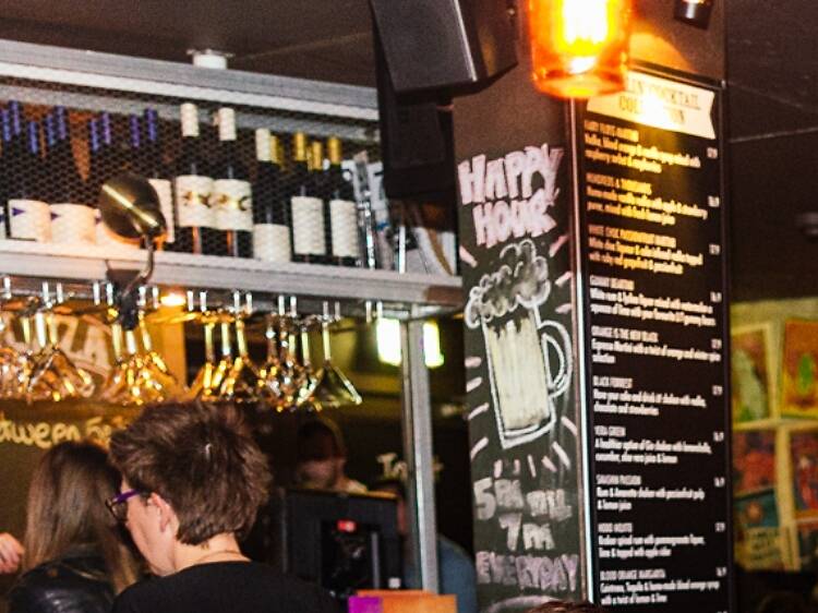 Crowd shot at Li'l Darlin Surry Hills