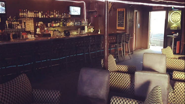 Capri Lounge | Bars in Los Angeles