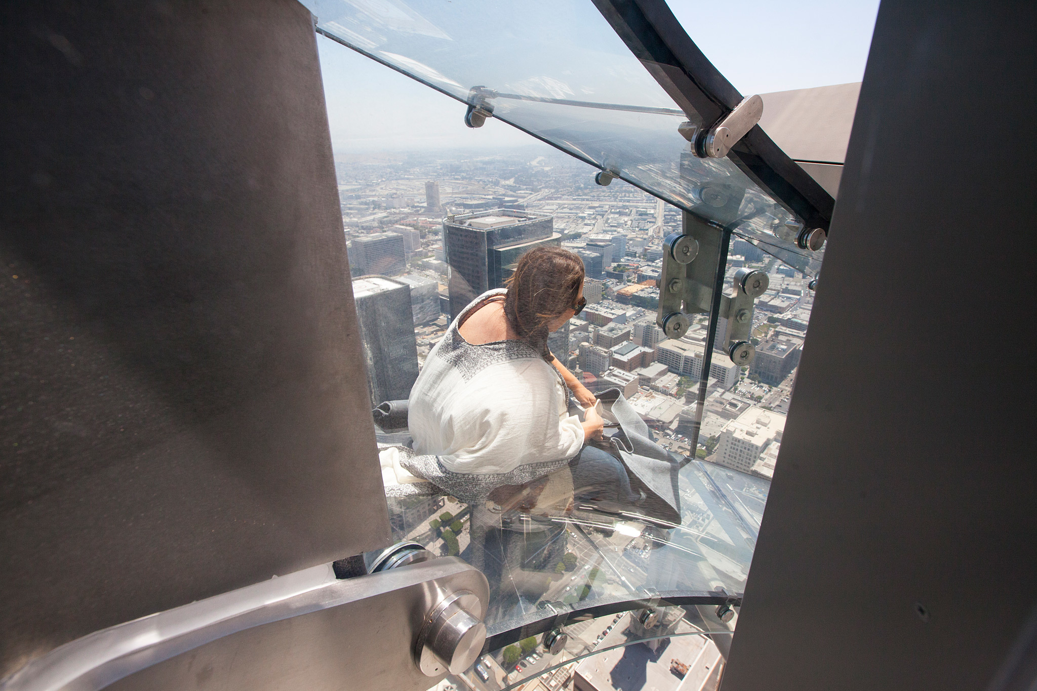 Braving The Glass Skyslide At The Us Bank Towers Skyspace 2246