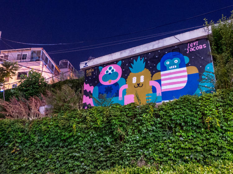 Find hidden artwork on the streets of Seoul