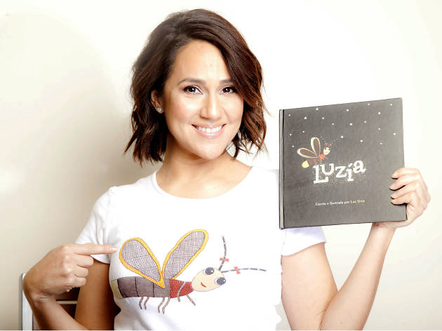 Luz Ortiz Luz Ortiz presenta el libro Luzía