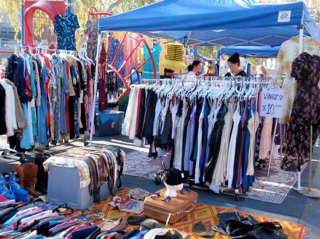 Flea market options in Los Angeles for bargain-hunters