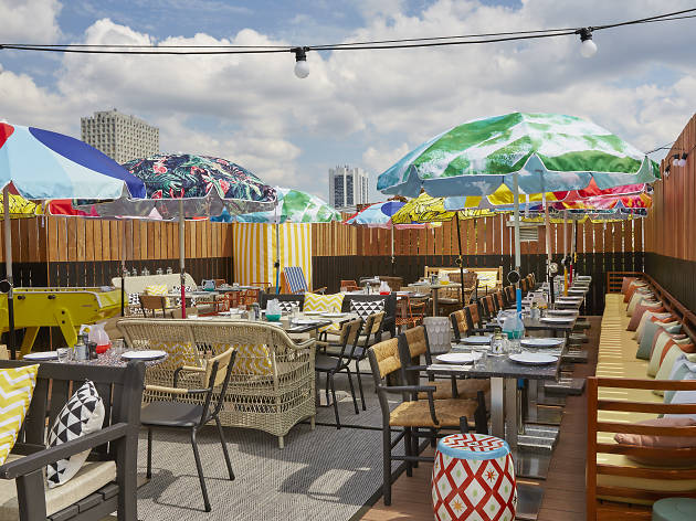 Le rooftop du Mama Shelter ouvre ses portes et se refait une beauté Le rooftop du Mama Shelter ouvre ses portes et se refait une beauté