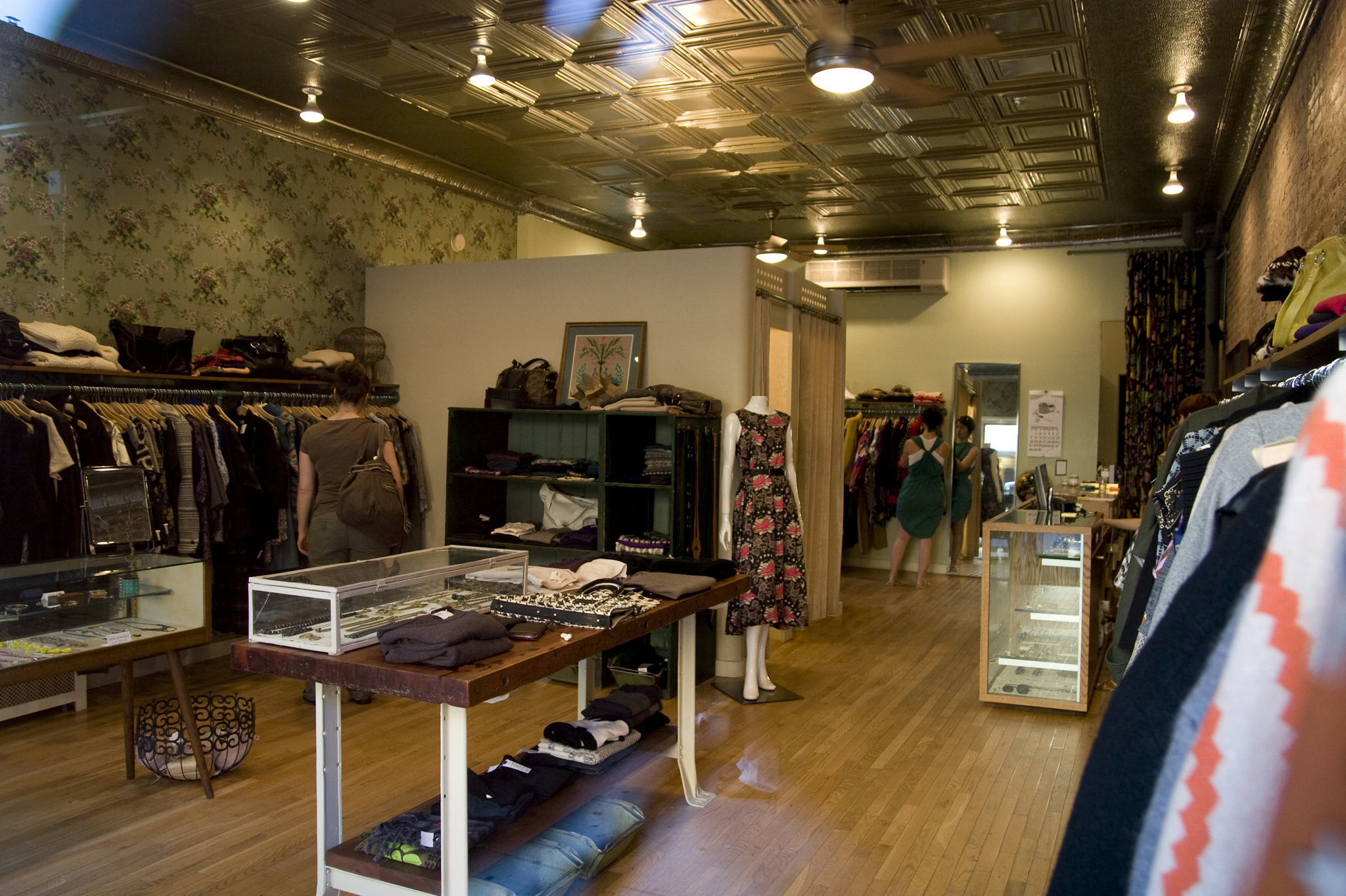 Where To Go Shopping In Nyc From Vintage Boutiques To Chains