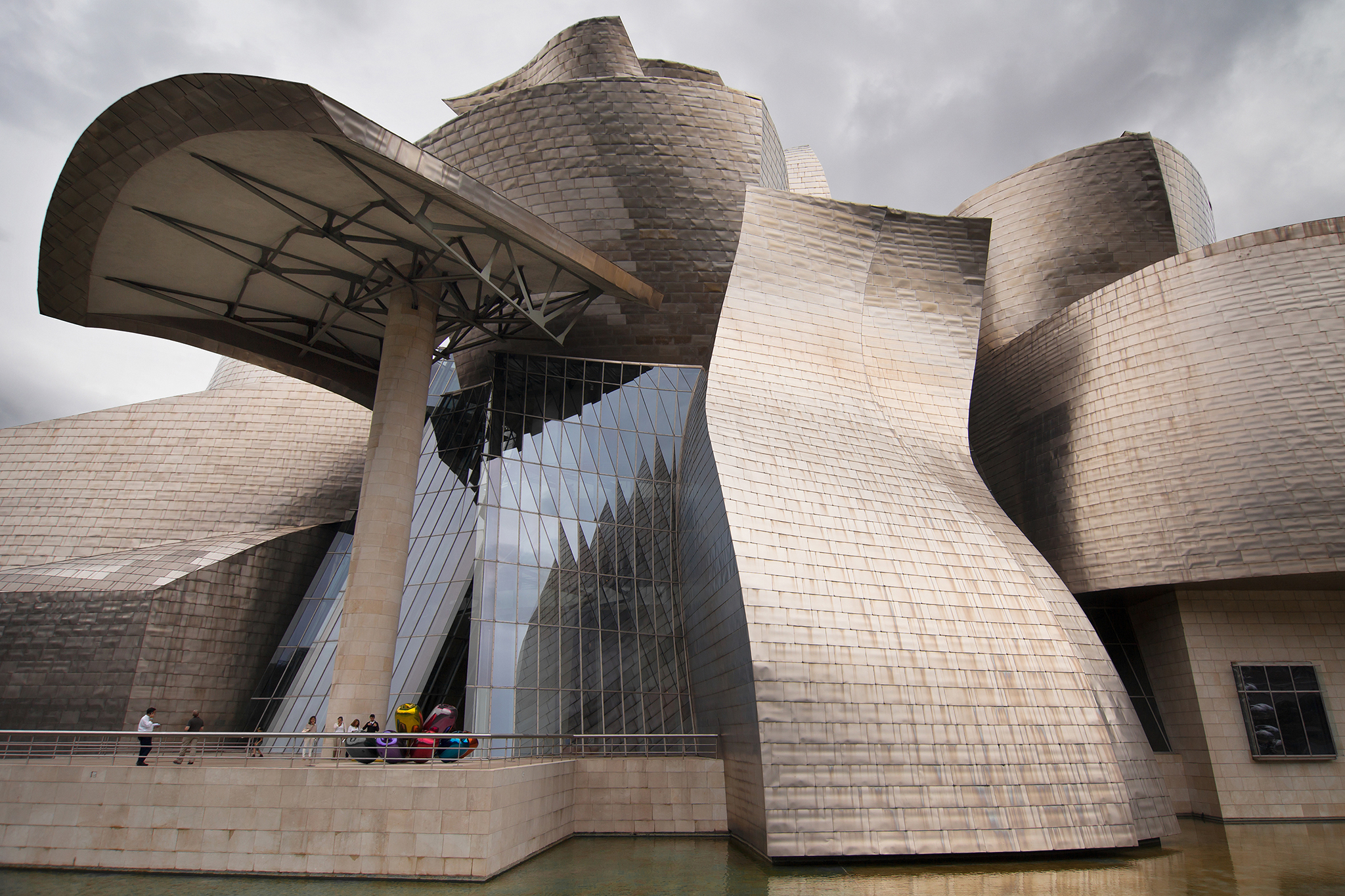 Frank Gehry Buildings - The Architect's Look