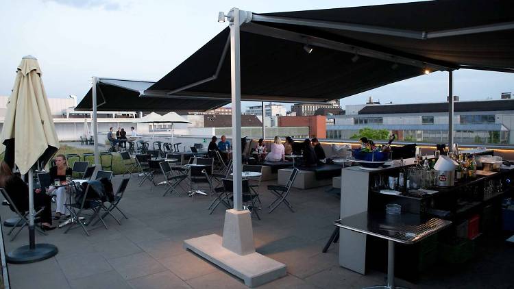 Noonh roof terrace