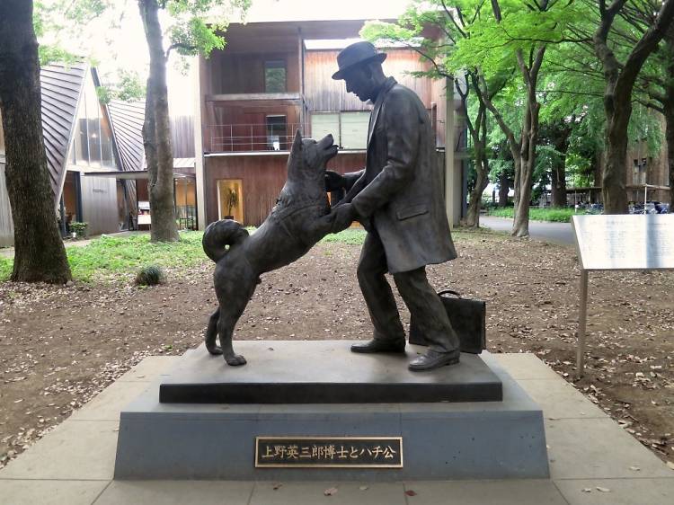 That other dog statue