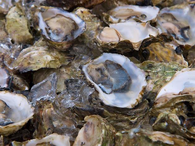 oyster bar near red rock casino