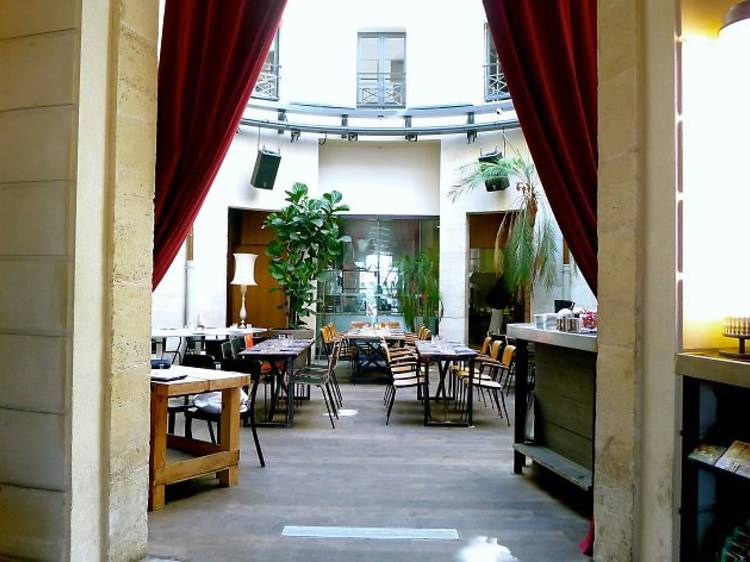 intérieur resto la rotonde