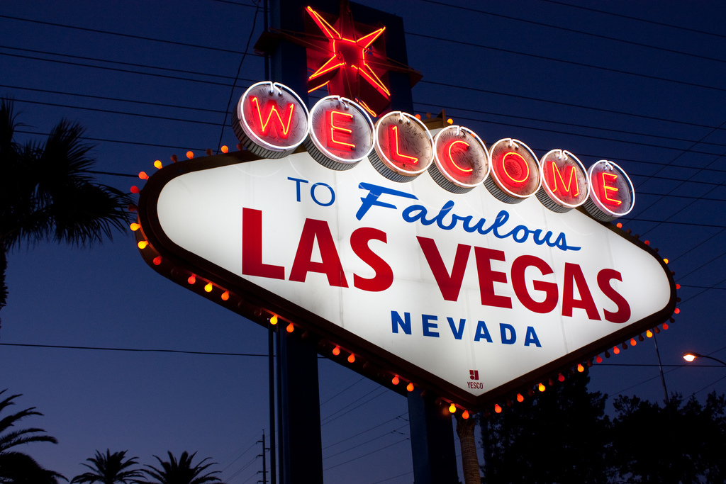  Welcome to Fabulous Las Vegas Sign Classic - Room