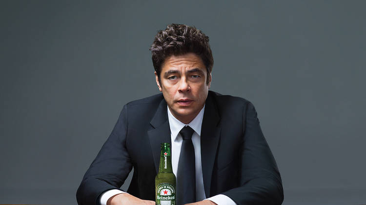 Heineken behind the red star, Benicio Del Toro