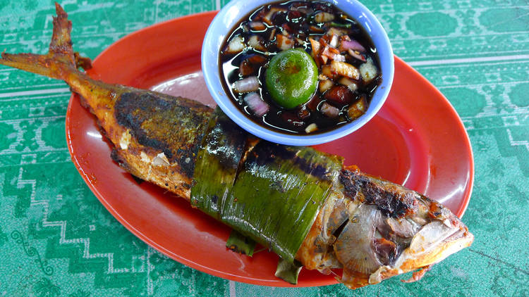 Ikan bakar at Gerai Seri Menanti