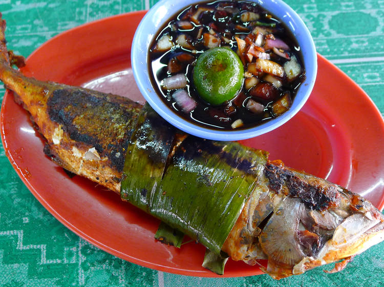 Ikan bakar at Gerai Seri Menanti