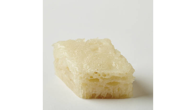 Pak thong ko (white sugar sponge cake)