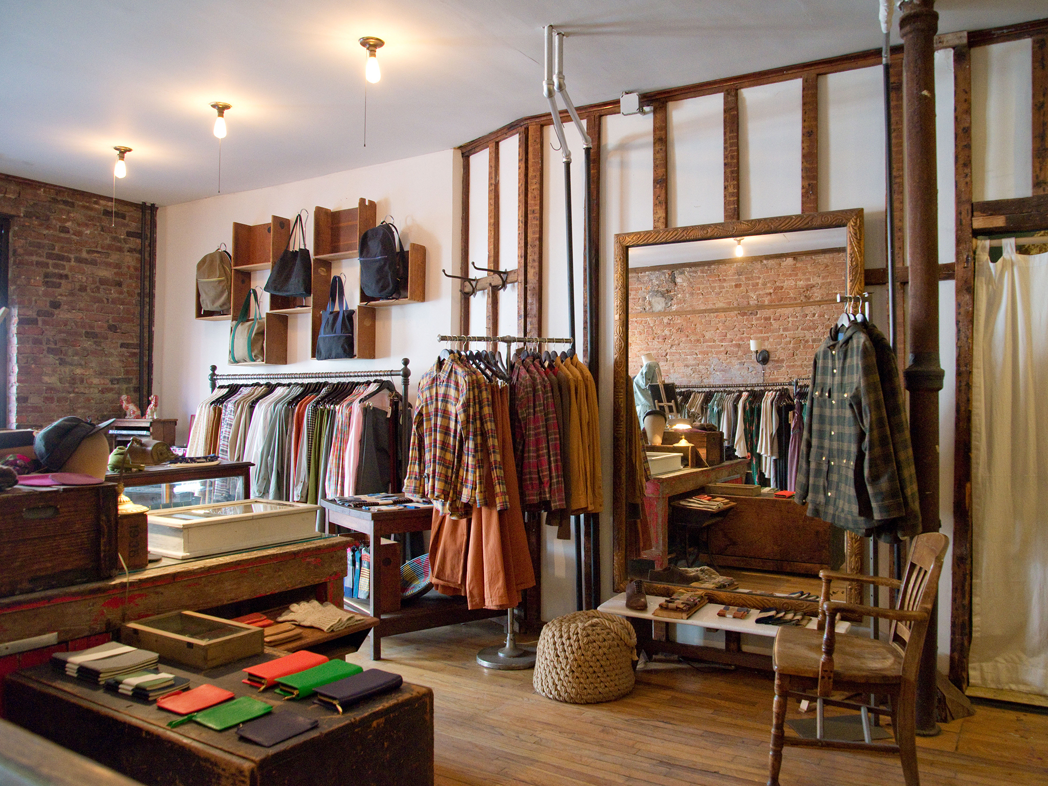 Best clothing boutiques in NYC for accessories and new outfits