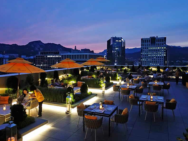 Four Seasons Hotel Seoul Garden Terrace Restaurants In Seoul