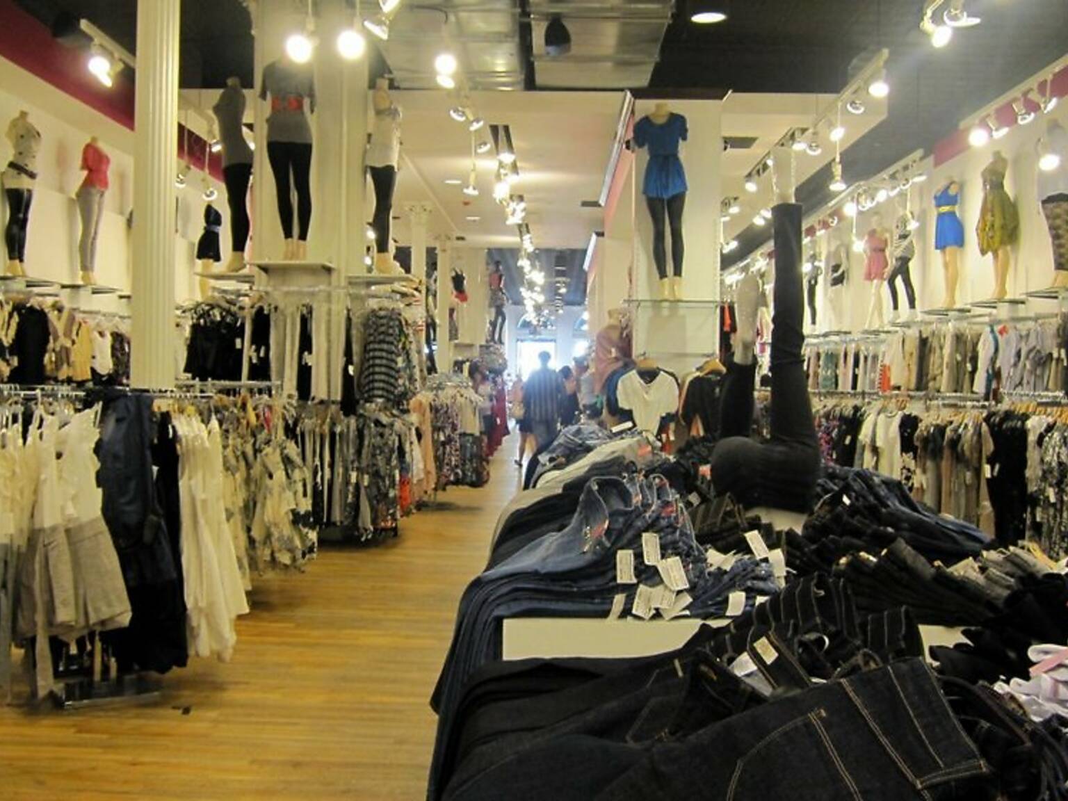12 Store for Cheap Clothes in New York