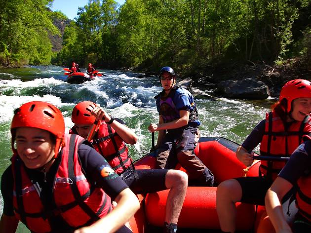 Canyoning and rafting in the Pyrenees Canyoning and rafting in the Pyrenees