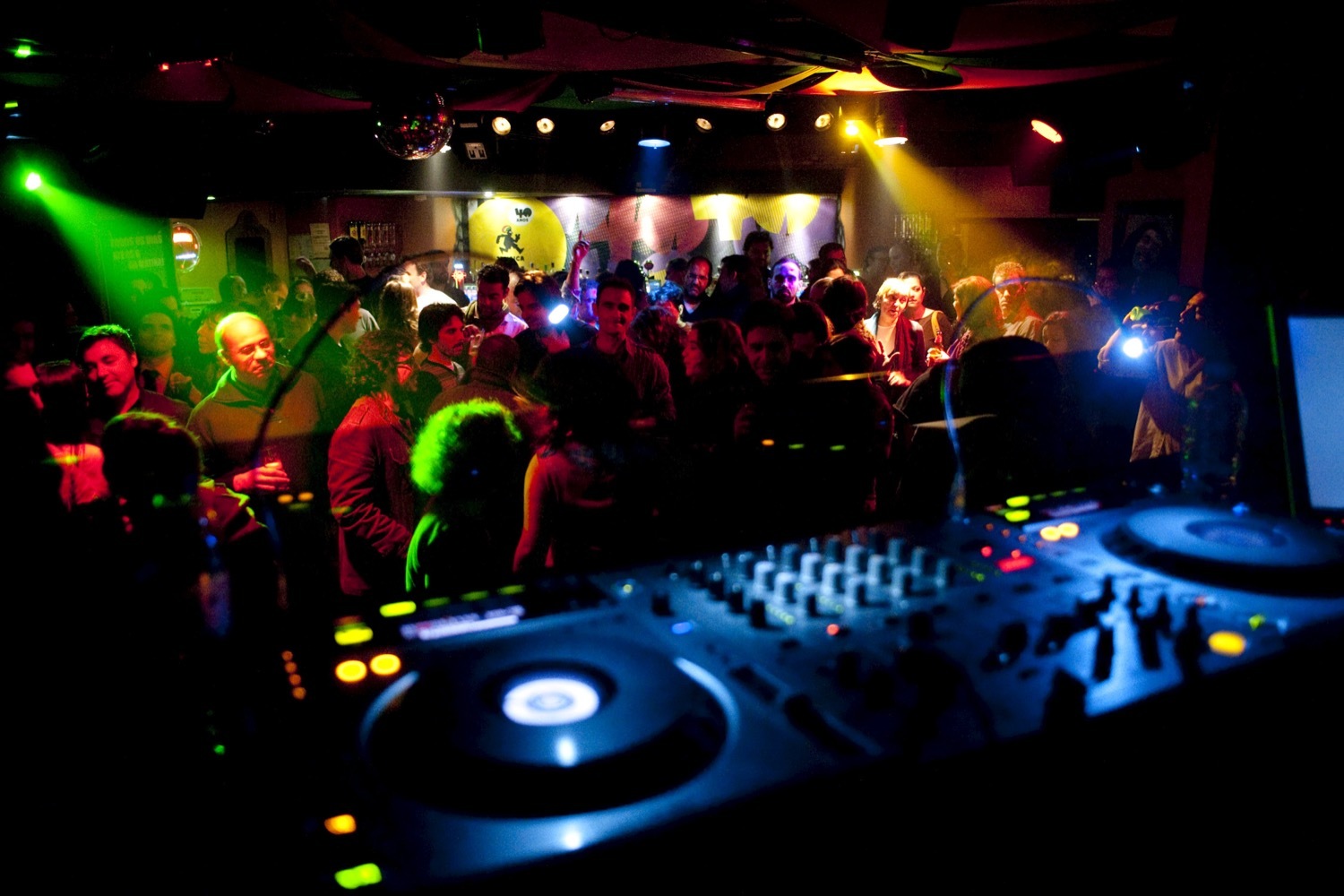 Jamaica Nightlife in Cais do Sodré, Lisbon