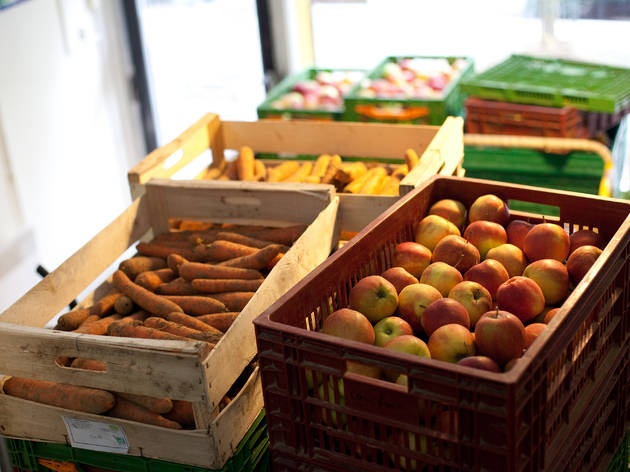 Les halles alimentaires à Paris, des produits bio et locaux à petits prix Les halles alimentaires à Paris, des produits bio et locaux à petits prix