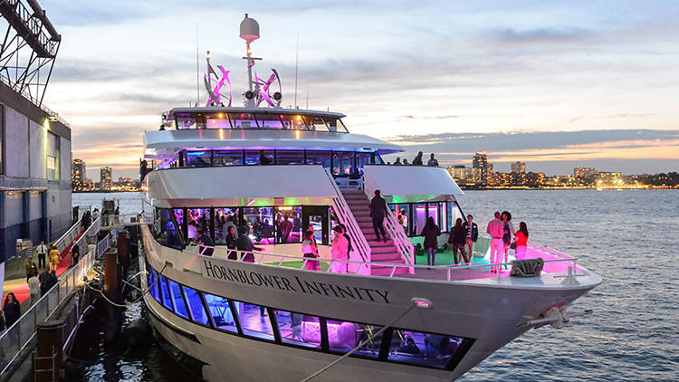 NYC: Luxury Brunch, Lunch & Dinner Harbor Cruise