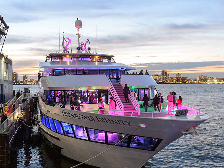 NYC: Luxury Brunch, Lunch & Dinner Harbor Cruise