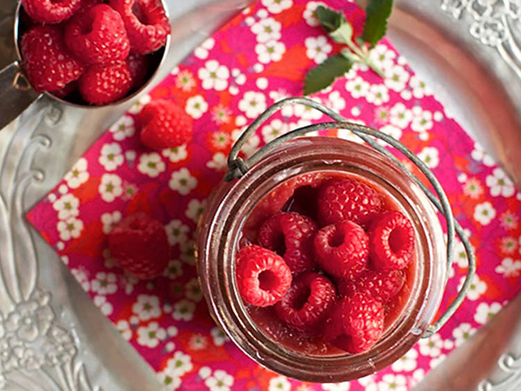 Raspberry applesauce